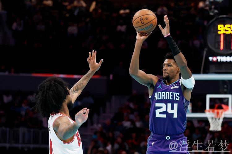 吉迪26+7+11 克努佩尔生涯新高33分 公牛客场险胜黄蜂